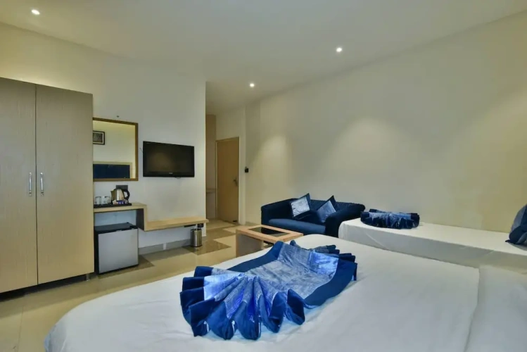 Standard Triple Club room