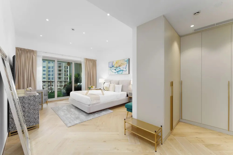 Maison Privee - High-End Palm Apt w/ Picturesque Seafront Views
