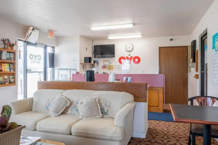 Brass Bell Inn And Suites