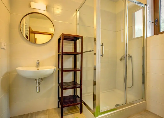 2 Bedrooms Family Suite with land view