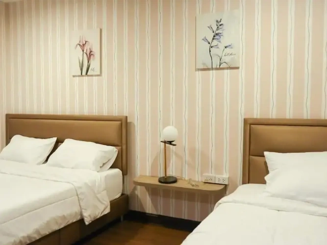 Standard Triple room