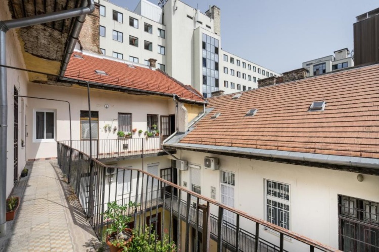 3 Bedrooms Apartment