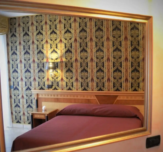 Classic Triple room with city view