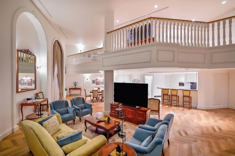 Grand Apartment