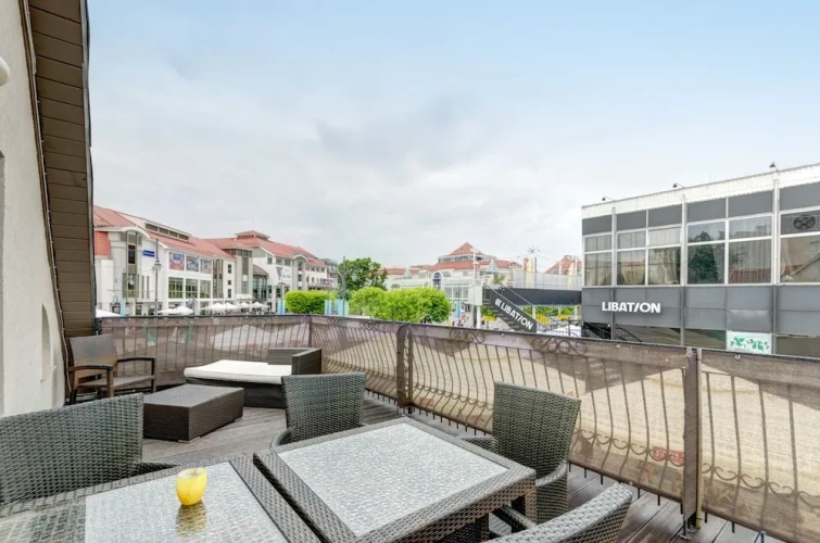 Classic Sextuple Apartment with city view