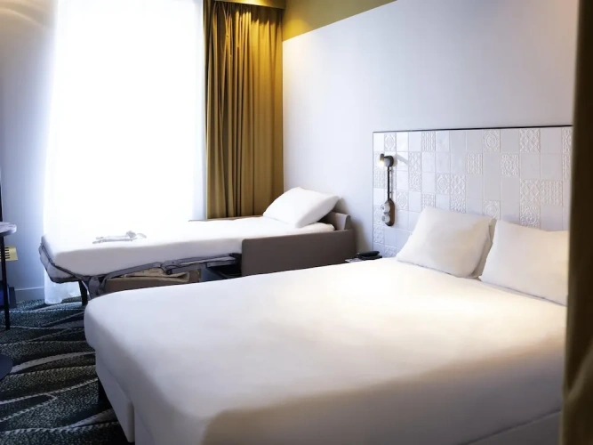 Standard Triple room