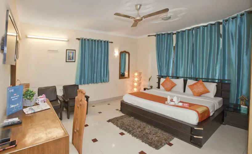 OYO 429 Hotel Kisna Residency
