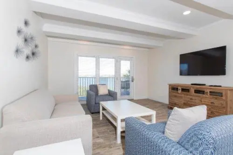 19610 Gulf Blvd Condo Unit 109