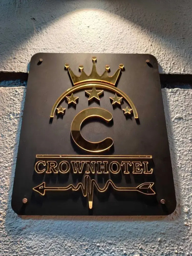 Crown hotel
