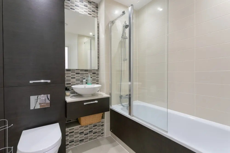 Modern 2 Bedroom Apartment With Panoramic Views