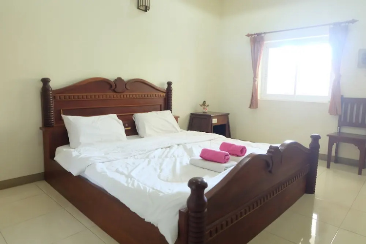 Tan Deaw House