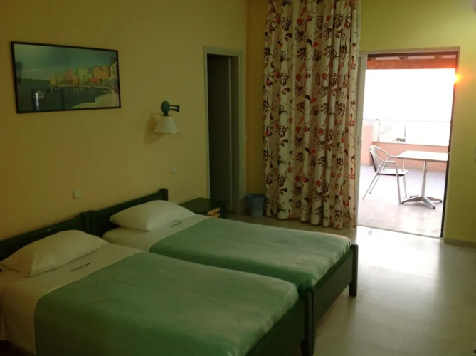 Paramonas Hotel