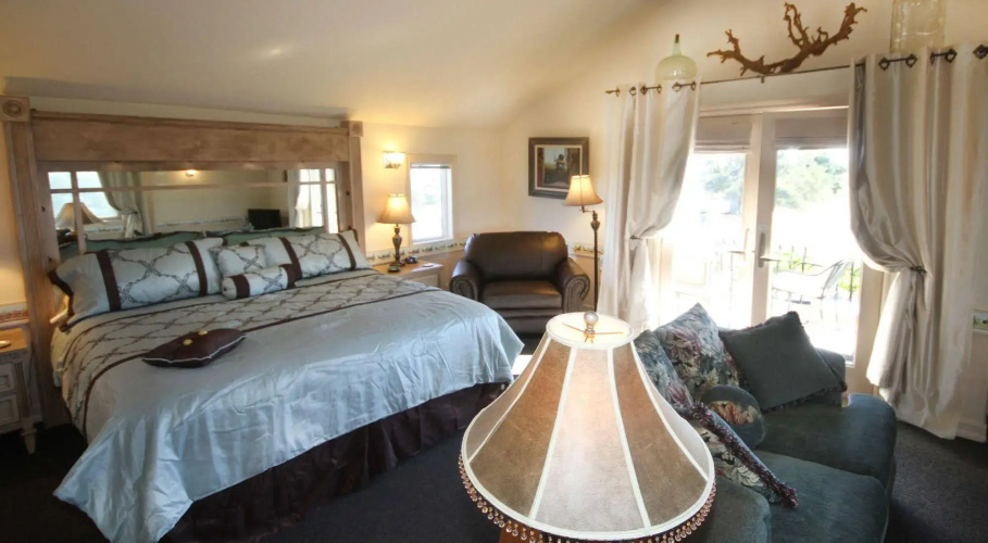 The Eden House Vineyard & Inn