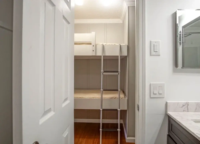 1 Bedroom Standard room with mountain view