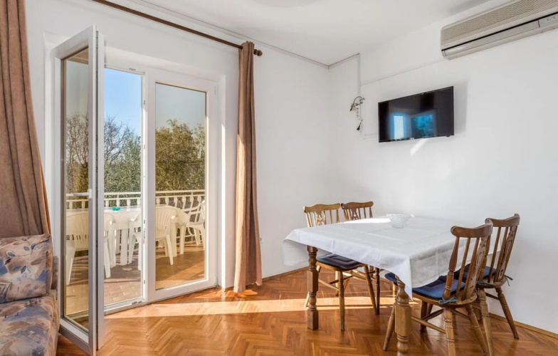 Awesome Apartment in Rab With 2 Bedrooms