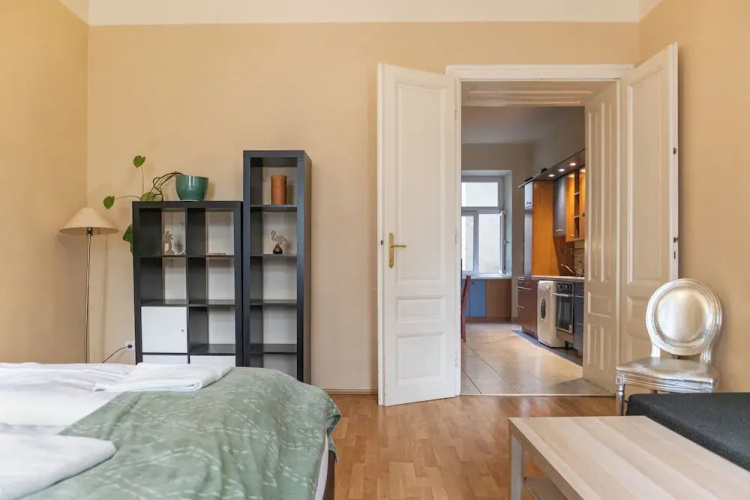 Spacious 2BR Apartment Central Long Stay