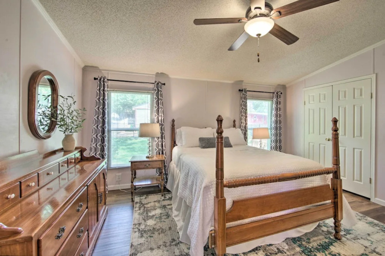 Lakefront Mabank Gem w/ Sunset Views: Pets Welcome