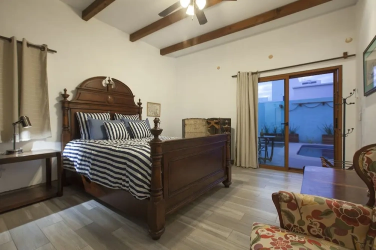 Grand room