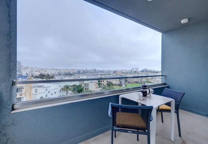 2 Bedrooms Apartment with balcony