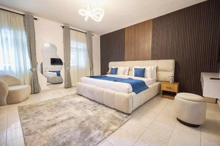 3 Bedrooms Premium Apartment with balcony and with bay view