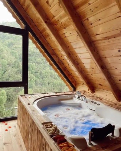 2 Bedrooms Chalet