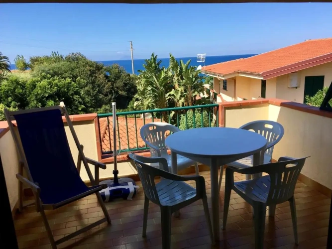 Apartment with sea view