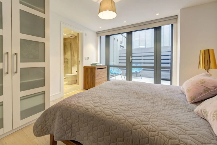 Luxury Frampton Apartment