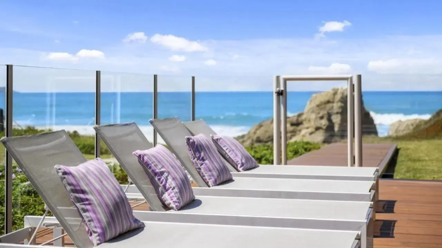 Liapari Beach House