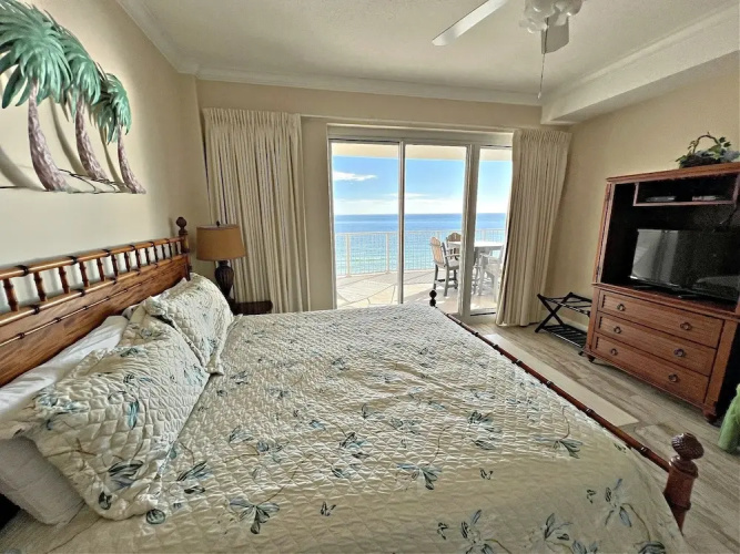 Regency Isle 704