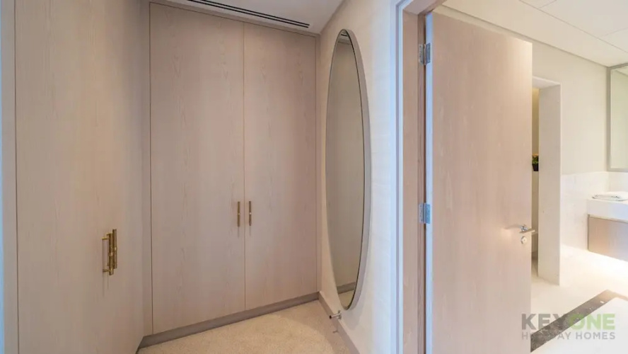 KOHH – 1BR in The Palm Tower