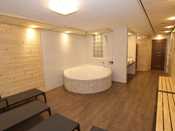 Sextuple Chalet