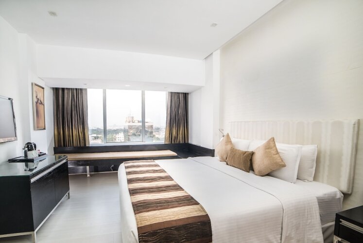 Clarion Hotel PresidentOver view