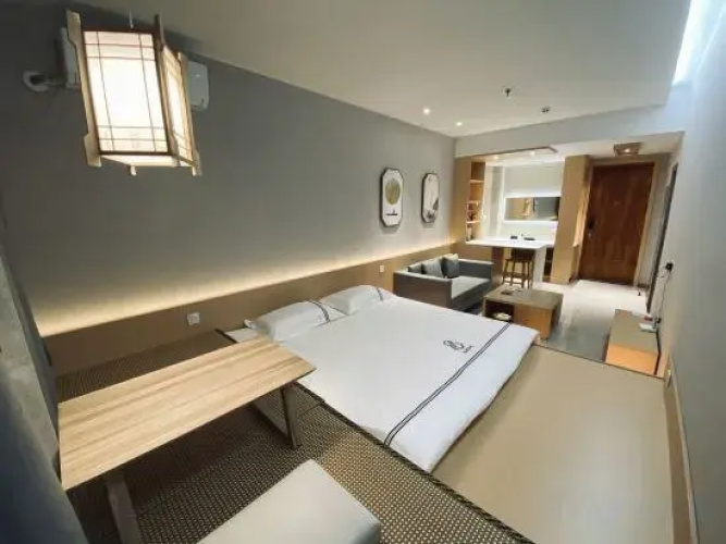 Xiaoyi Binguo E-sports Theme Apartment
