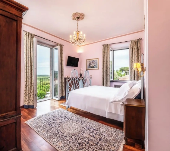 Deluxe room with lake view