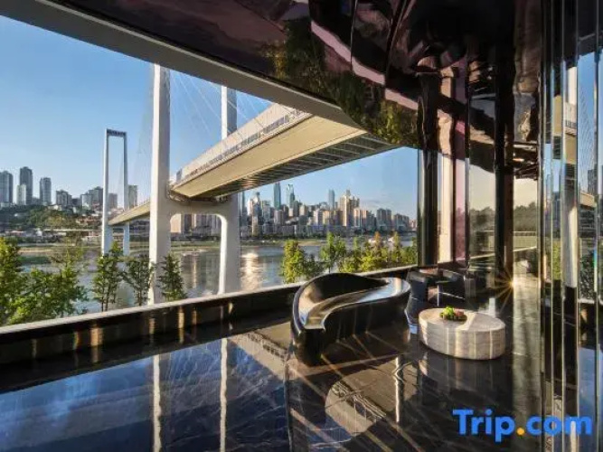 Yolo Private Soup Hot Spring Designer Hotel