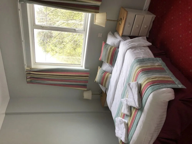 Waters Edge Hotel