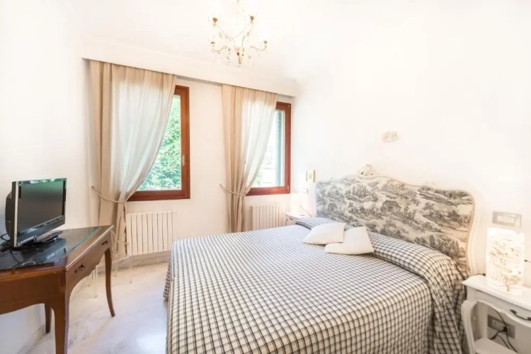 Standard Double room with view