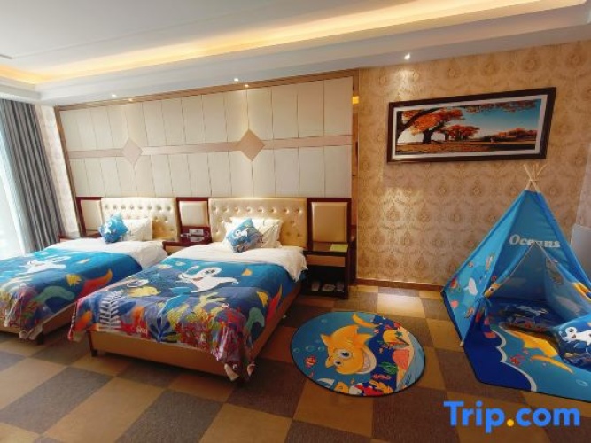 Twin Family Suite