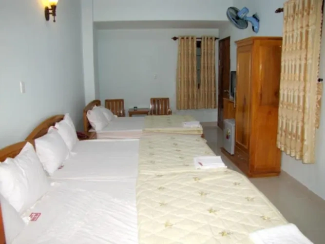 Standard Triple room