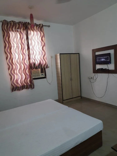 Goroomgo Ambikalia Palace Agra