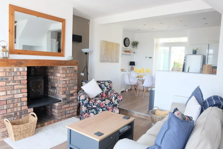 1 Saron Cottages