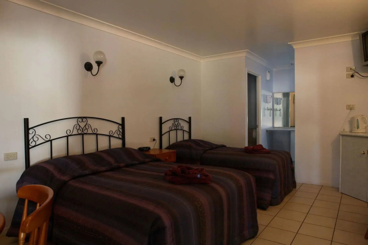 Bottlebrush Motel