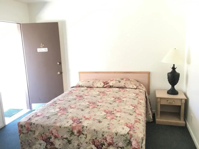 Thomas Motel