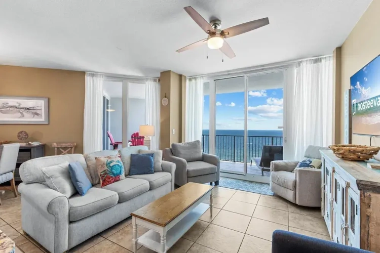 3 Bedrooms Comfort room with balcony and beachfront