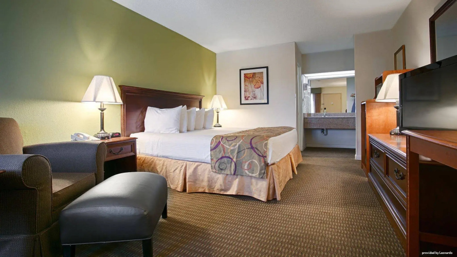 Ramada by Wyndham Savannah Gateway
