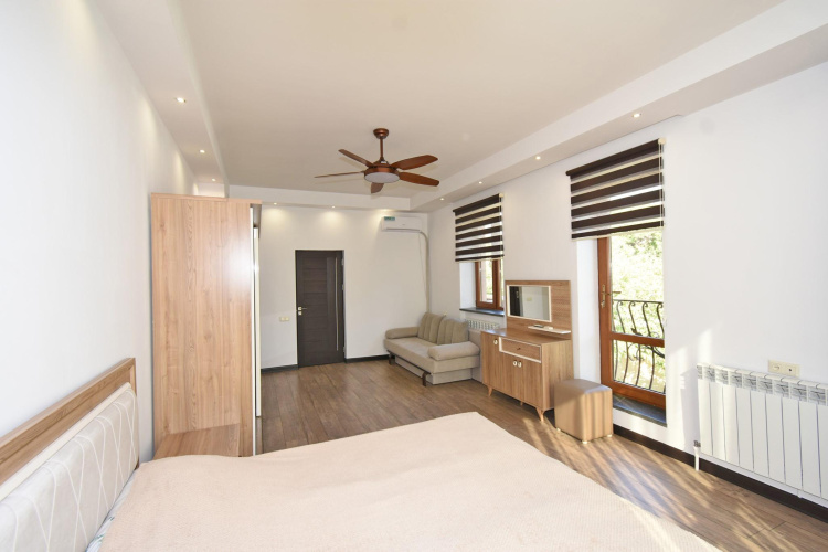 Villa in Nork