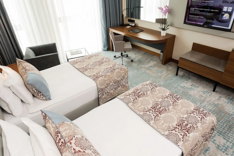 Superior Twin room with pool view