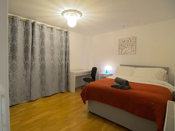City Centre Hunsaker 3 Bedroom Serviced Apartment + Parking
