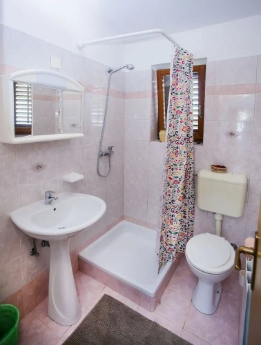 3 Bedrooms Apartment