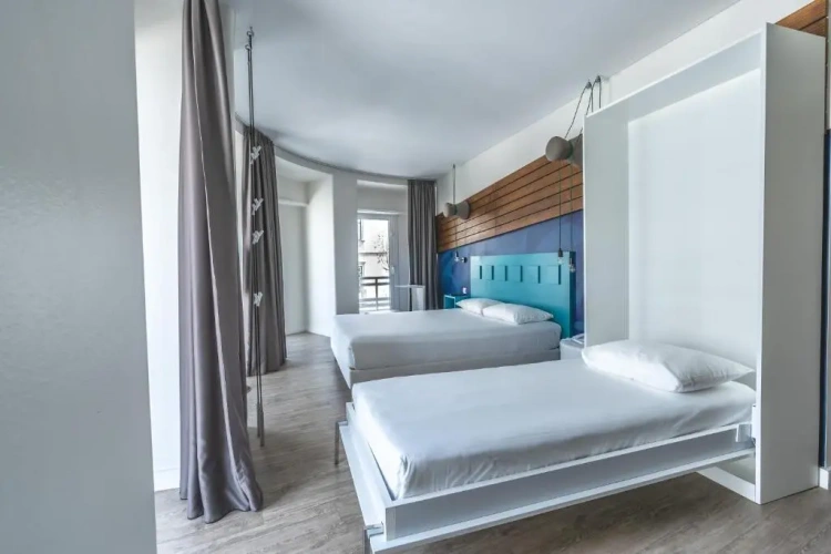Triple room